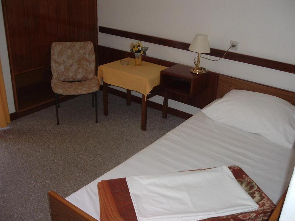 Depadansa Marina & Primorka Hotel Omisalj Room photo
