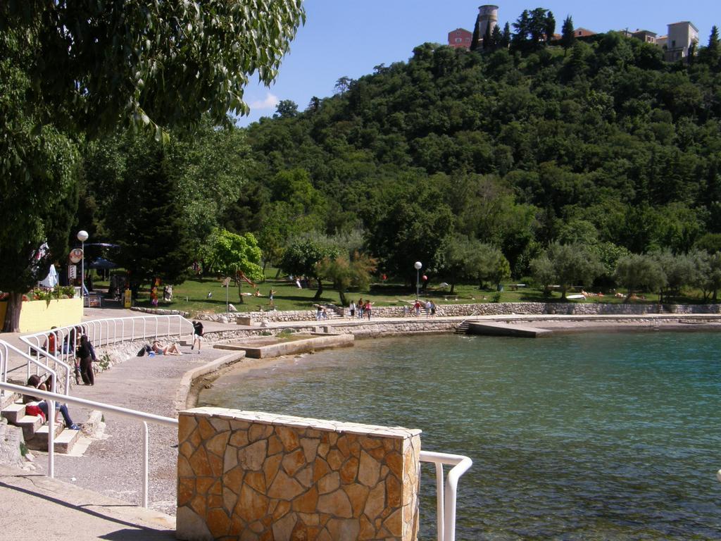 Depadansa Marina & Primorka Hotel Omisalj Exterior photo